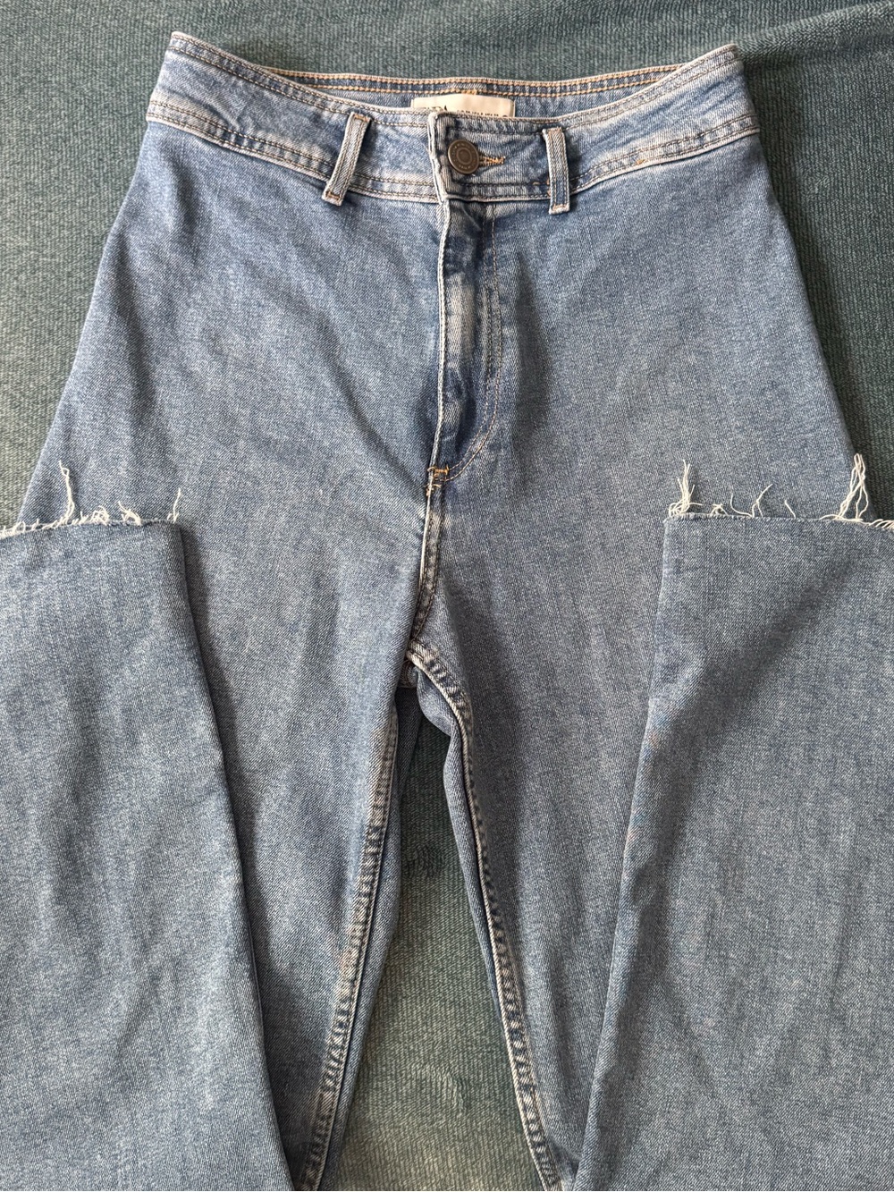 Zara Light Blue Denim Jeans with Contrast Stitching
